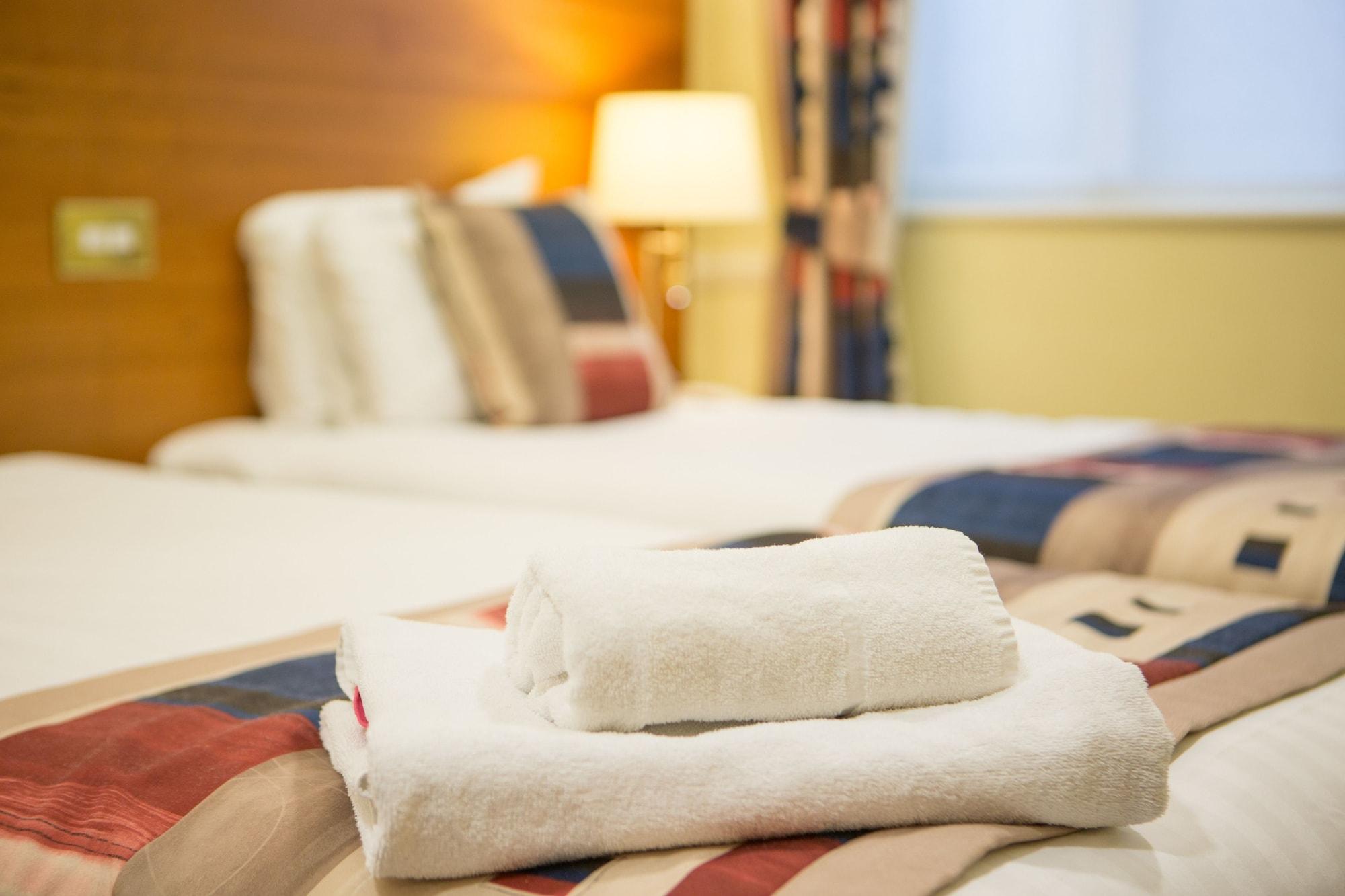 Best Western Gables Hotel Falfield Экстерьер фото